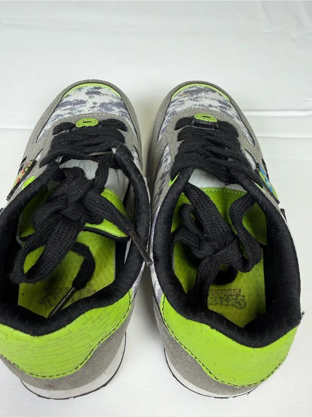 Kids Gray & Neon Green Turtle Accent Sneakers -13